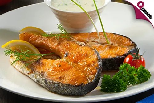 For QR100 Experience Fresh Seafood with Your Choice of Food at The Pearl! (QR200 Value)